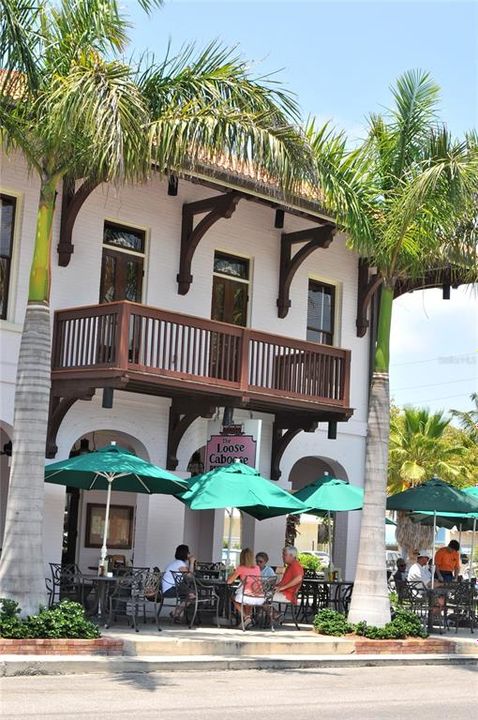 For Sale: $3,250,000 (3 beds, 3 baths, 2089 Square Feet)