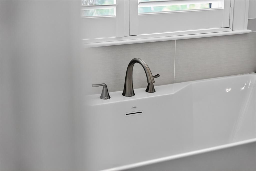 For Sale: $3,250,000 (3 beds, 3 baths, 2089 Square Feet)