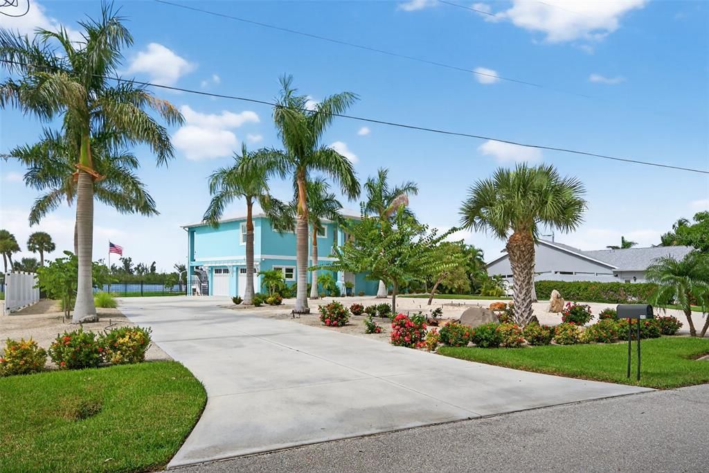 For Sale: $3,250,000 (3 beds, 3 baths, 2089 Square Feet)