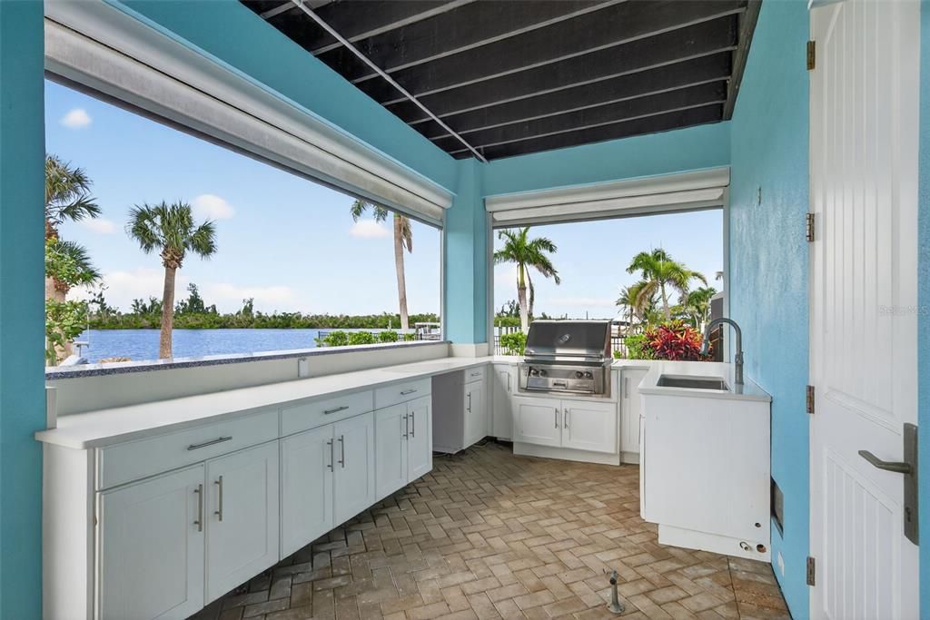 For Sale: $3,250,000 (3 beds, 3 baths, 2089 Square Feet)