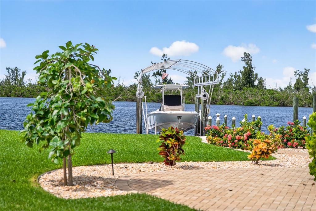 For Sale: $3,250,000 (3 beds, 3 baths, 2089 Square Feet)