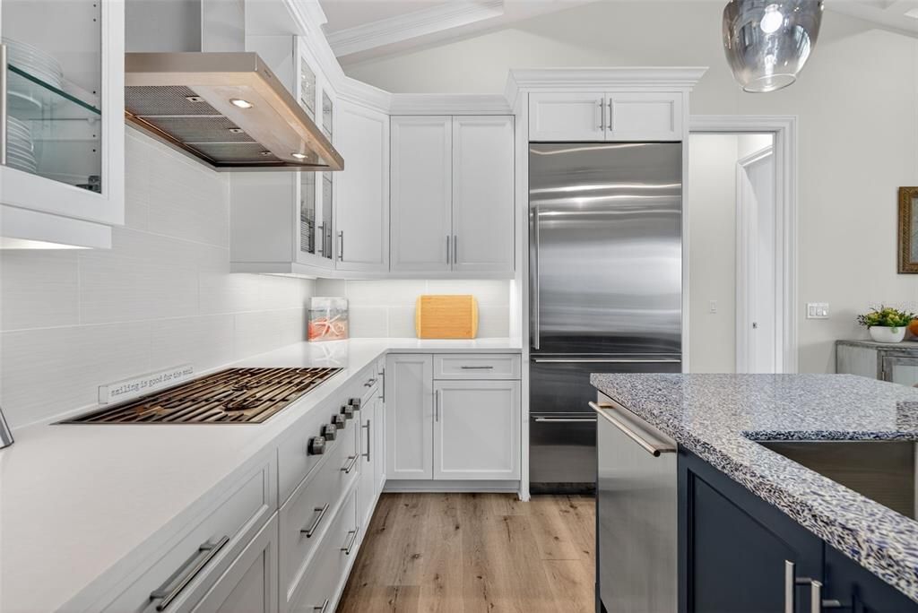 For Sale: $3,250,000 (3 beds, 3 baths, 2089 Square Feet)