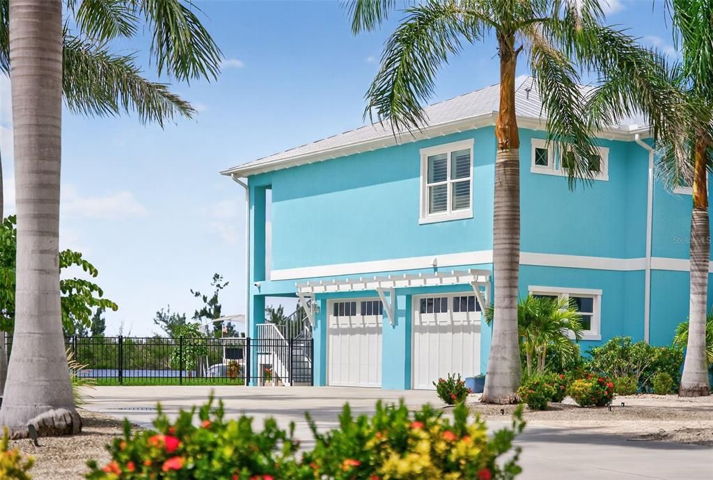 For Sale: $3,250,000 (3 beds, 3 baths, 2089 Square Feet)