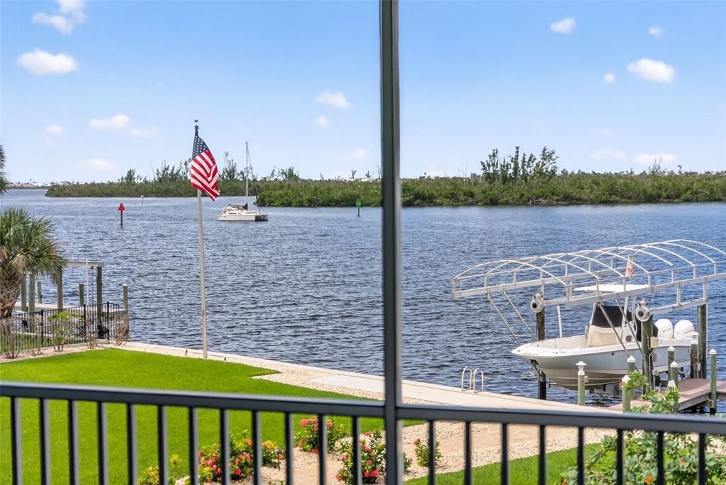 For Sale: $3,250,000 (3 beds, 3 baths, 2089 Square Feet)