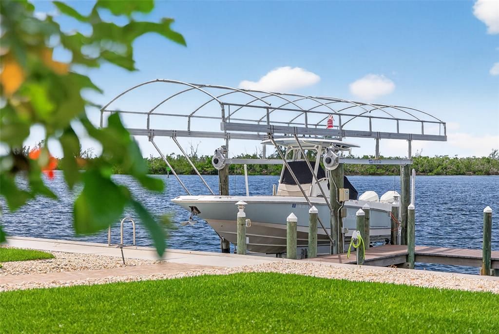 For Sale: $3,250,000 (3 beds, 3 baths, 2089 Square Feet)