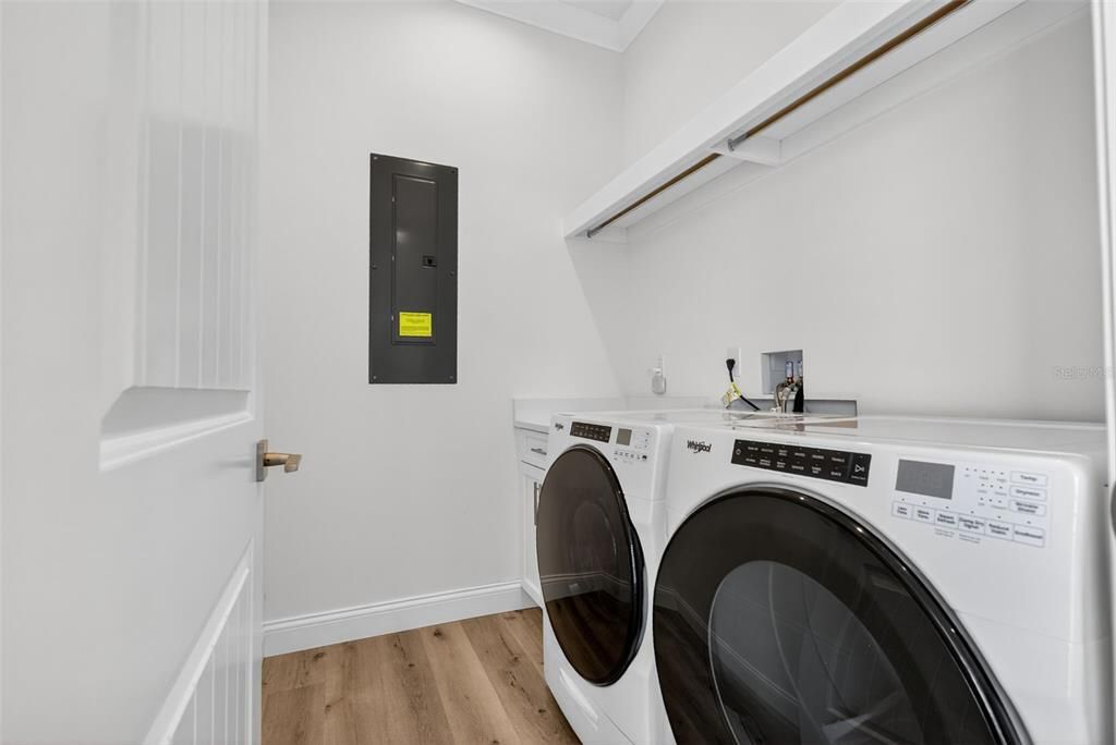 For Sale: $3,250,000 (3 beds, 3 baths, 2089 Square Feet)