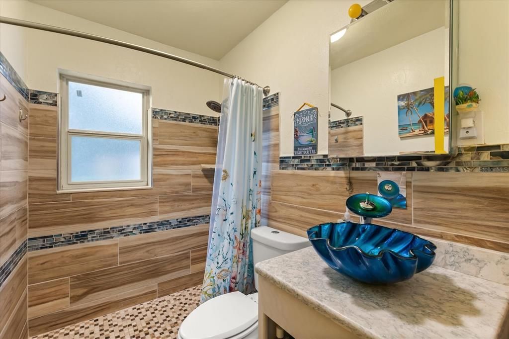 待售: $749,000 (2 贝兹, 1 浴室, 1118 平方英尺)