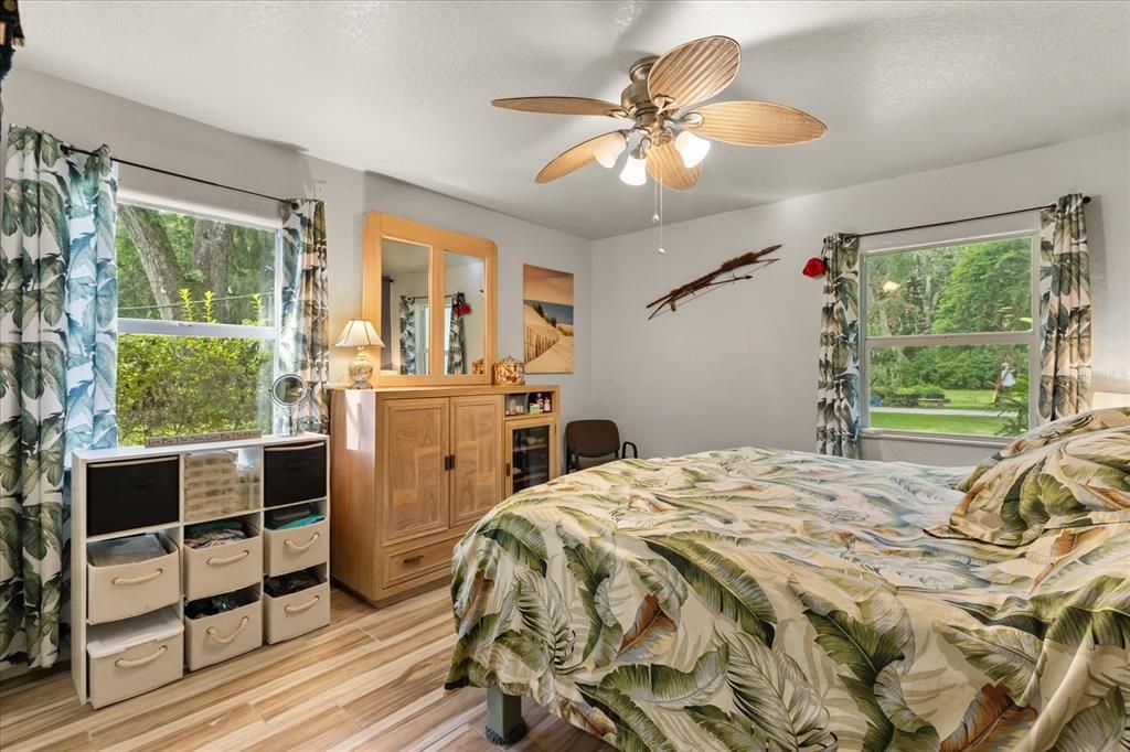 待售: $749,000 (2 贝兹, 1 浴室, 1118 平方英尺)