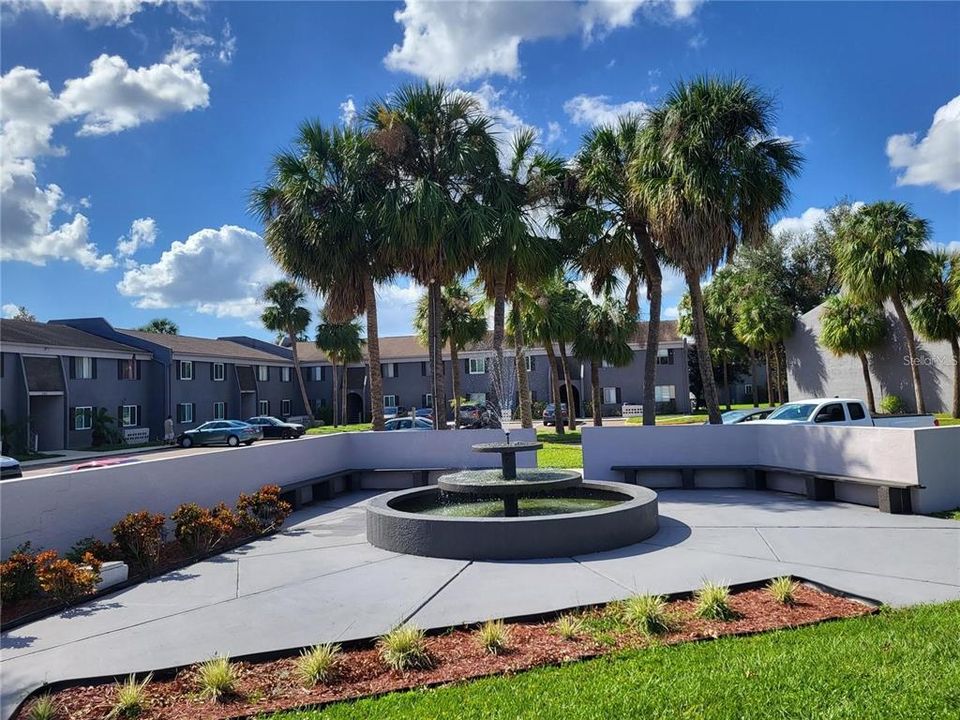 Active With Contract: $139,000 (2 beds, 1 baths, 726 Square Feet)