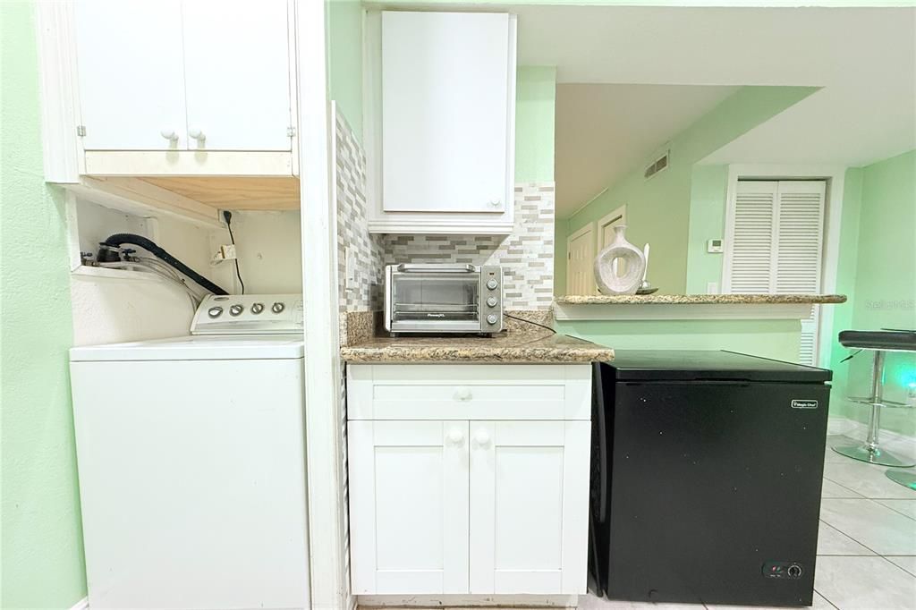 Active With Contract: $139,000 (2 beds, 1 baths, 726 Square Feet)