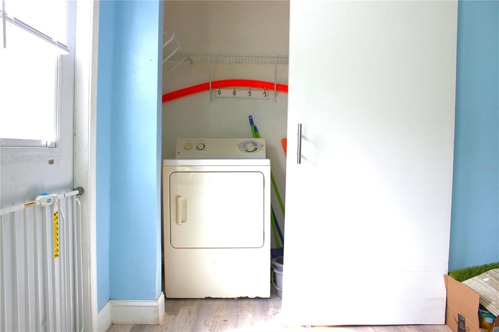 Active With Contract: $139,000 (2 beds, 1 baths, 726 Square Feet)