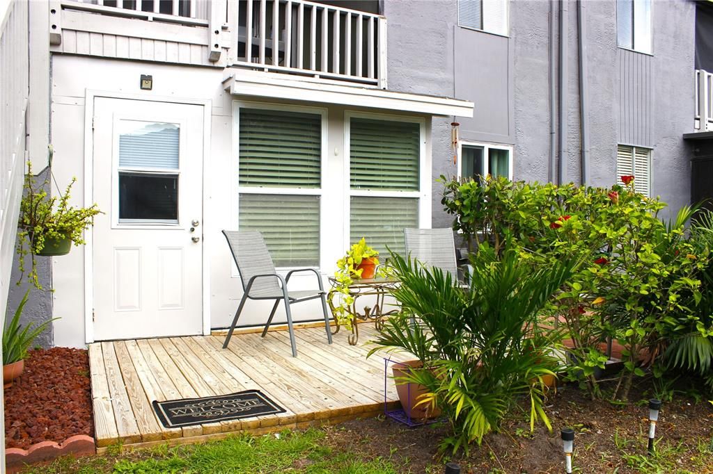 Active With Contract: $139,000 (2 beds, 1 baths, 726 Square Feet)