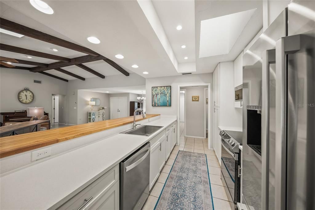 Active With Contract: $969,000 (3 beds, 2 baths, 2837 Square Feet)