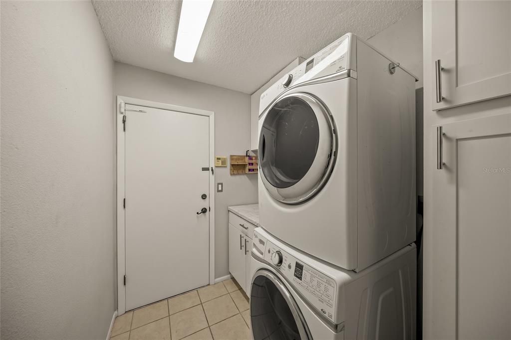 Active With Contract: $969,000 (3 beds, 2 baths, 2837 Square Feet)