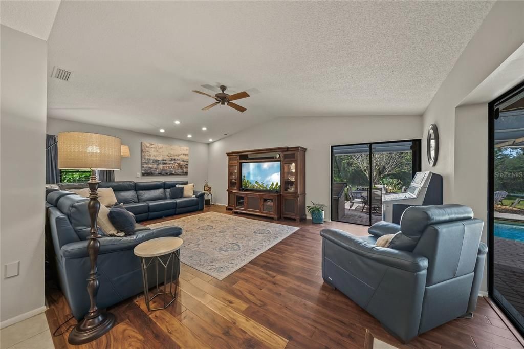 Active With Contract: $969,000 (3 beds, 2 baths, 2837 Square Feet)