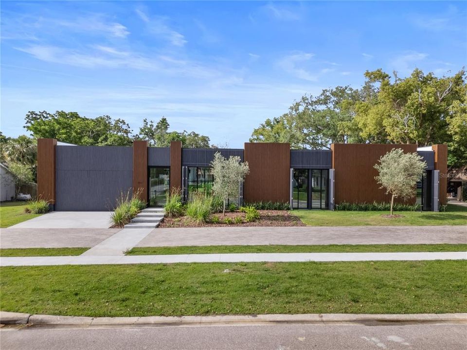 出租: $14,000 (4 贝兹, 4 浴室, 3987 平方英尺)