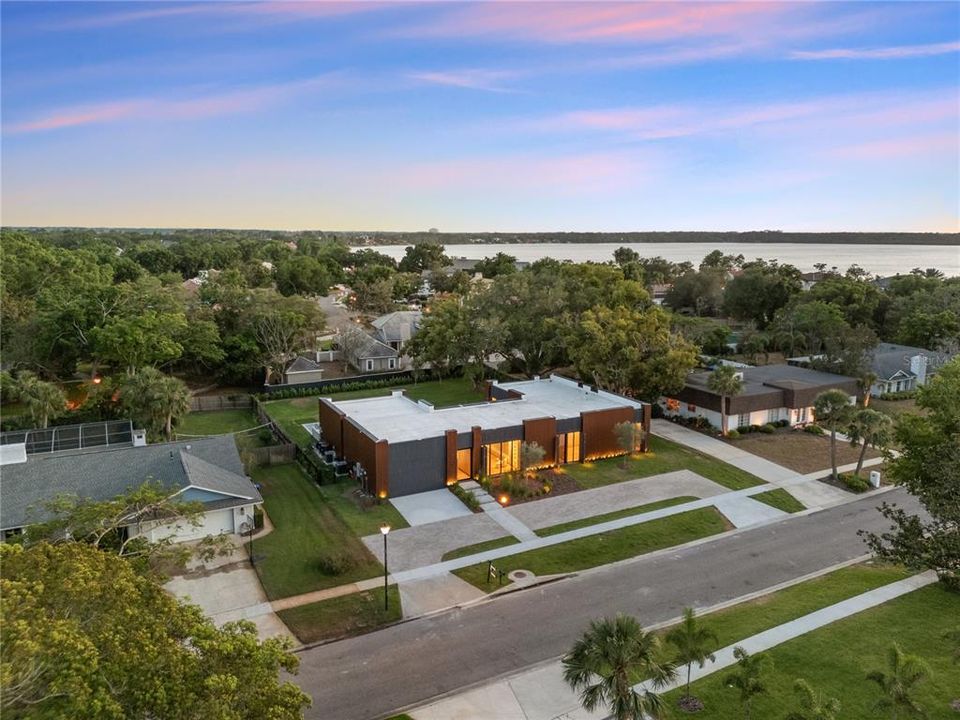 出租: $14,000 (4 贝兹, 4 浴室, 3987 平方英尺)