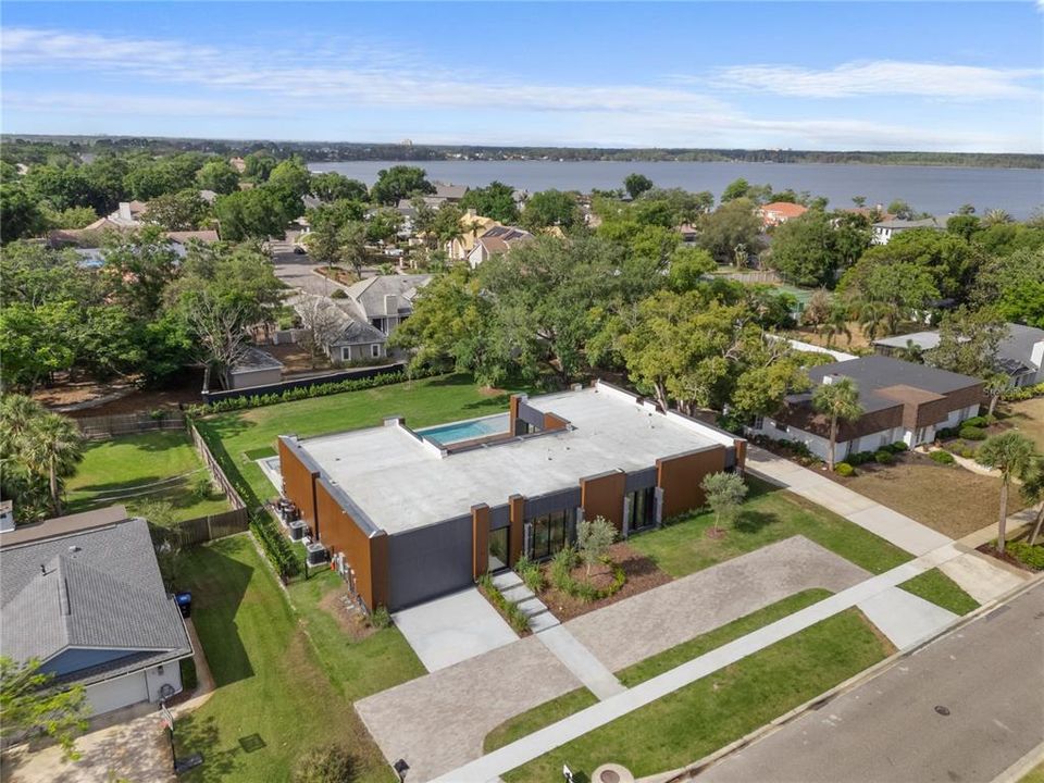 出租: $14,000 (4 贝兹, 4 浴室, 3987 平方英尺)