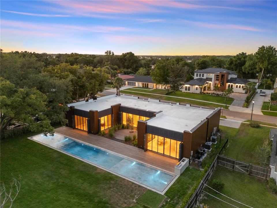 出租: $14,000 (4 贝兹, 4 浴室, 3987 平方英尺)