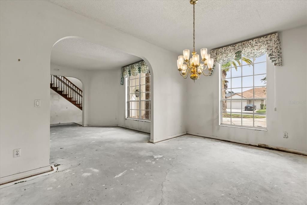 Activo con contrato: $600,000 (6 camas, 3 baños, 4058 Pies cuadrados)