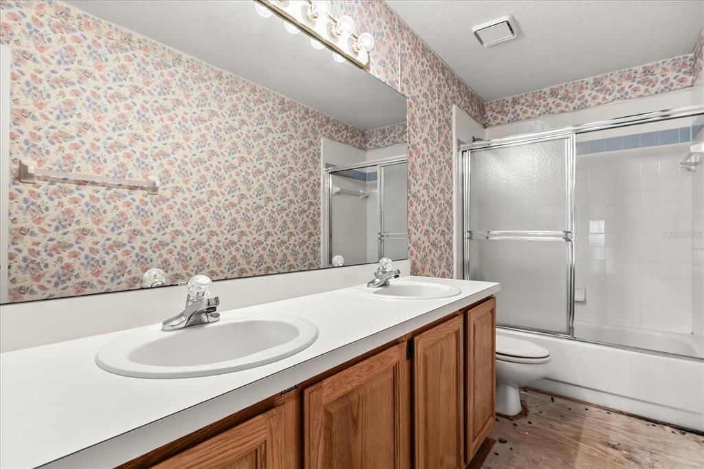 Activo con contrato: $600,000 (6 camas, 3 baños, 4058 Pies cuadrados)