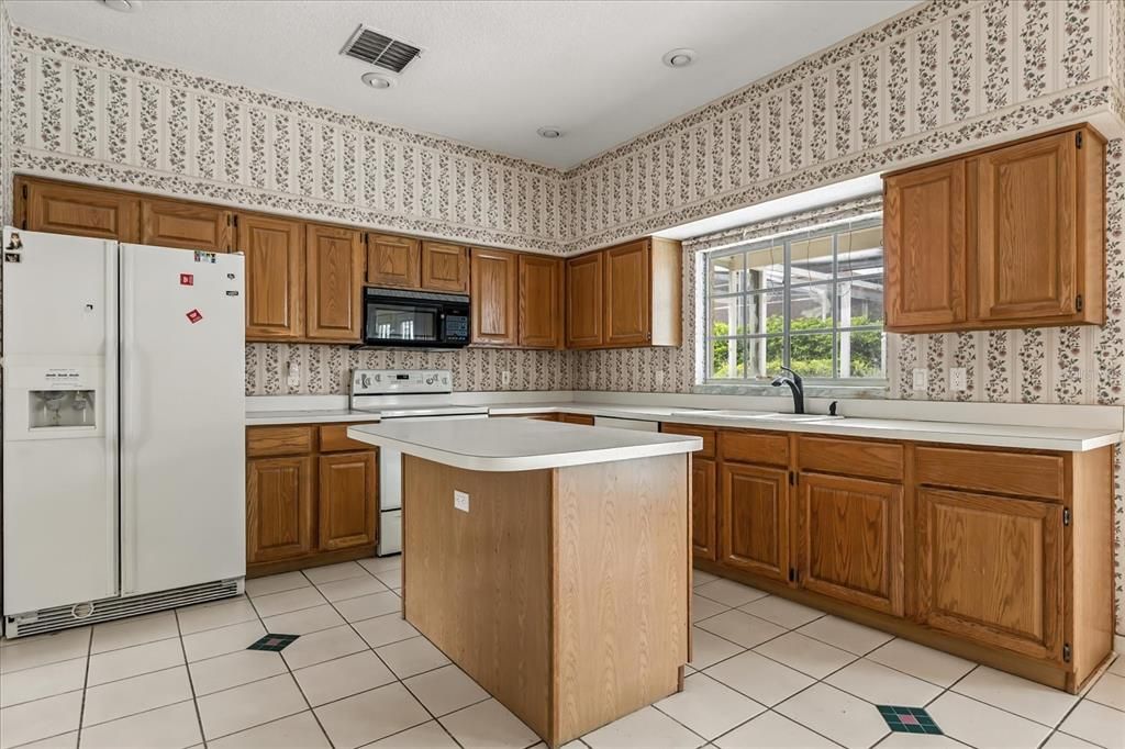 Activo con contrato: $600,000 (6 camas, 3 baños, 4058 Pies cuadrados)