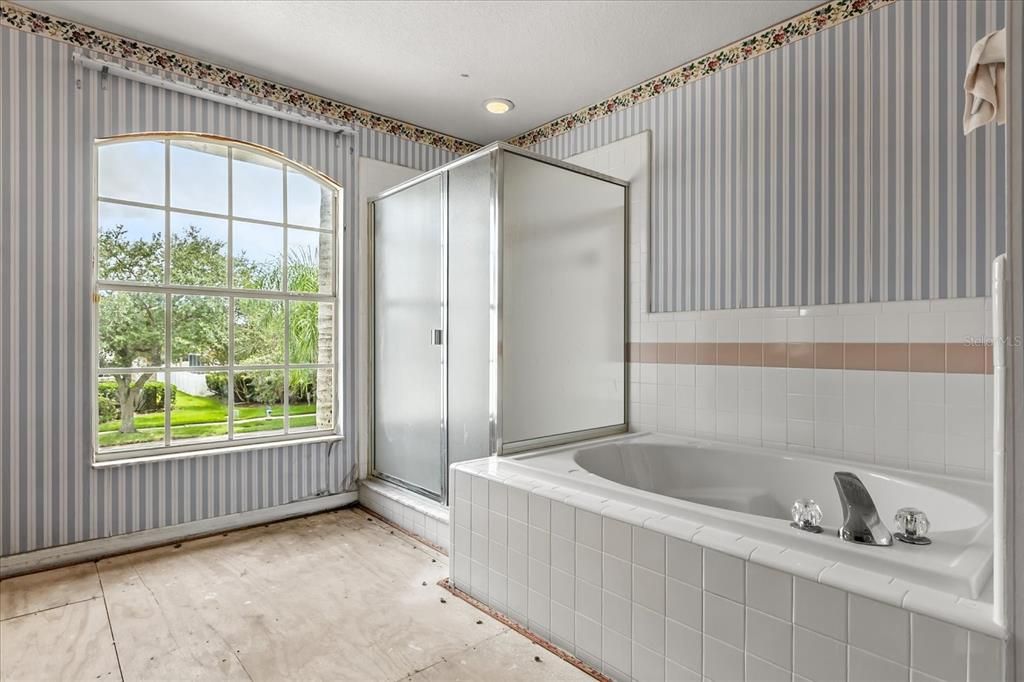 Activo con contrato: $600,000 (6 camas, 3 baños, 4058 Pies cuadrados)