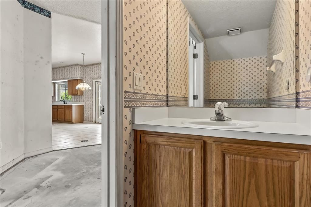 Activo con contrato: $600,000 (6 camas, 3 baños, 4058 Pies cuadrados)