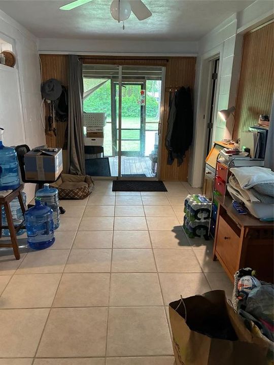 合同活跃: $224,900 (2 贝兹, 2 浴室, 1026 平方英尺)