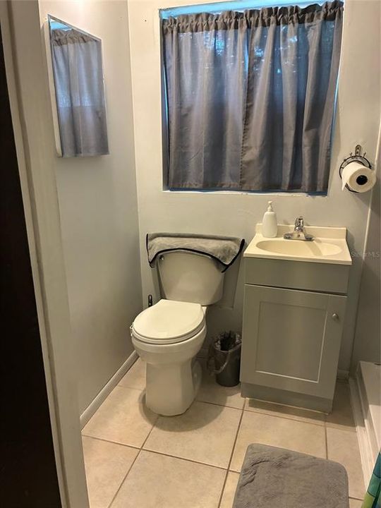 合同活跃: $224,900 (2 贝兹, 2 浴室, 1026 平方英尺)