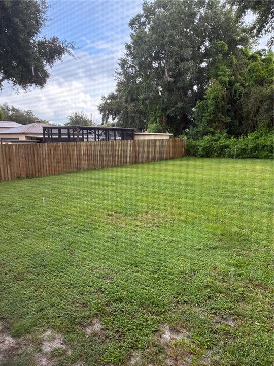 合同活跃: $224,900 (2 贝兹, 2 浴室, 1026 平方英尺)