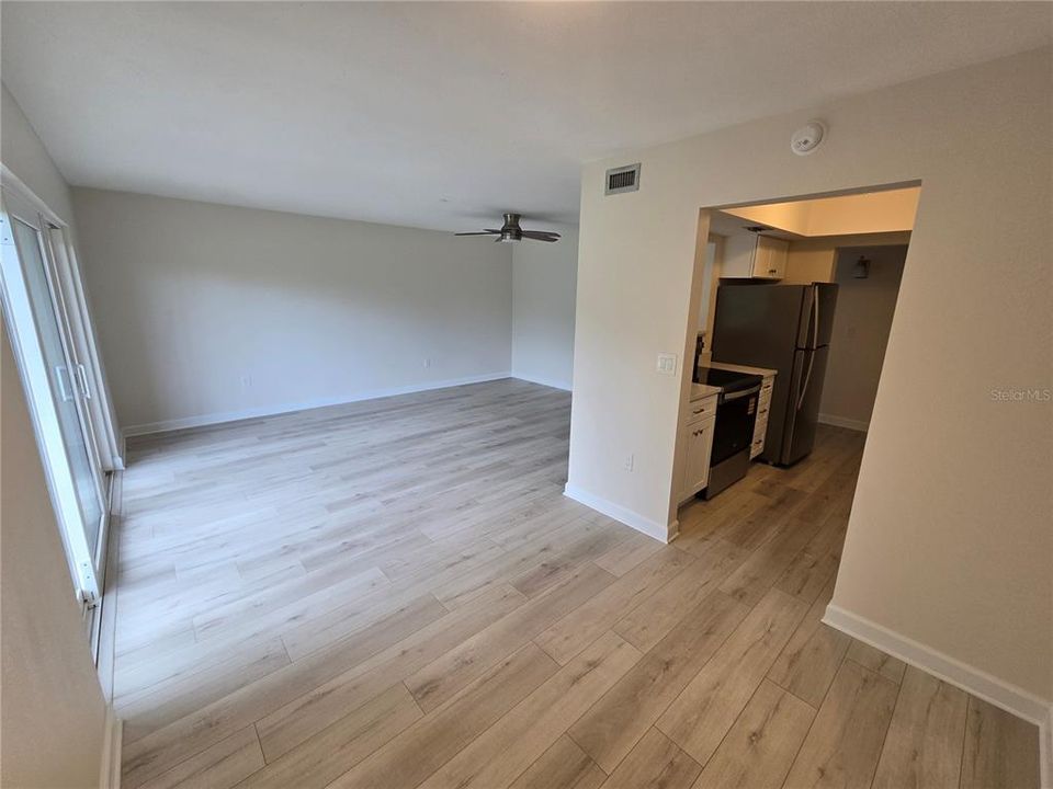 Active With Contract: $110,000 (1 beds, 1 baths, 735 Square Feet)