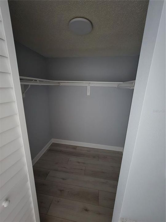 Active With Contract: $110,000 (1 beds, 1 baths, 735 Square Feet)