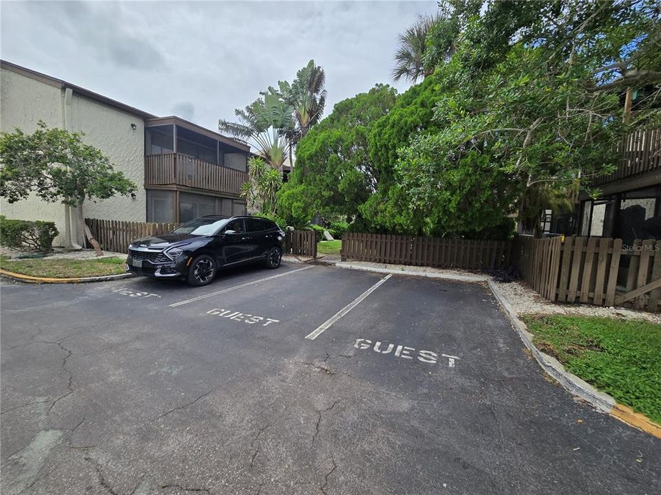 Active With Contract: $110,000 (1 beds, 1 baths, 735 Square Feet)