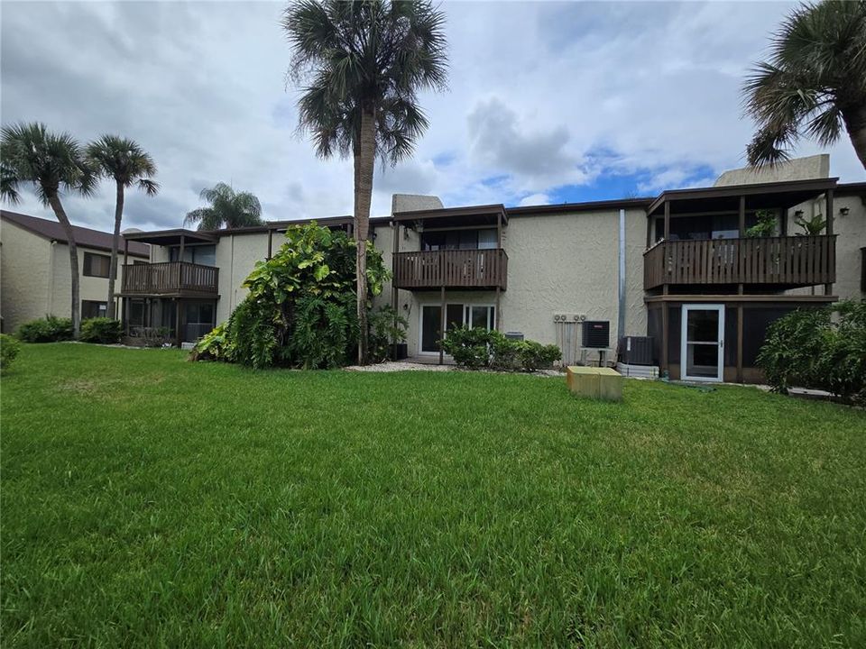 Active With Contract: $110,000 (1 beds, 1 baths, 735 Square Feet)