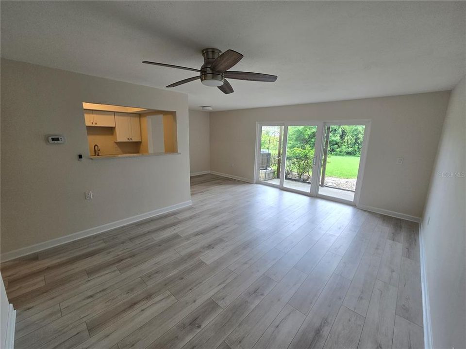 Active With Contract: $110,000 (1 beds, 1 baths, 735 Square Feet)