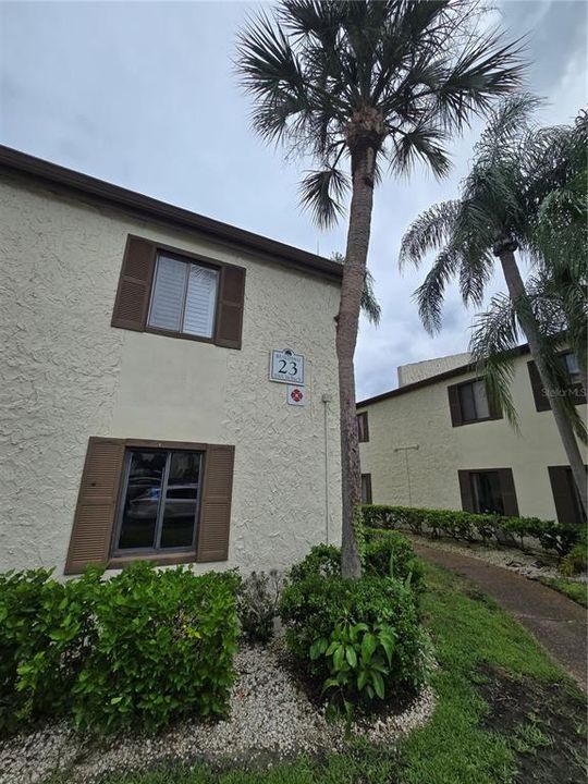 Active With Contract: $110,000 (1 beds, 1 baths, 735 Square Feet)