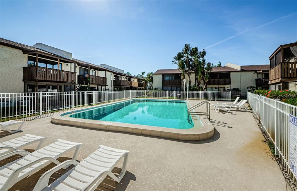 Active With Contract: $110,000 (1 beds, 1 baths, 749 Square Feet)