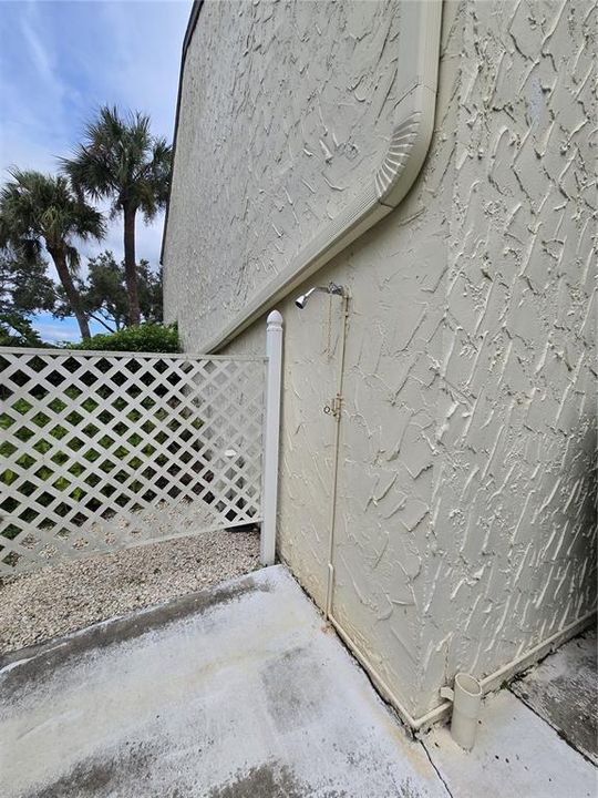 Active With Contract: $110,000 (1 beds, 1 baths, 735 Square Feet)