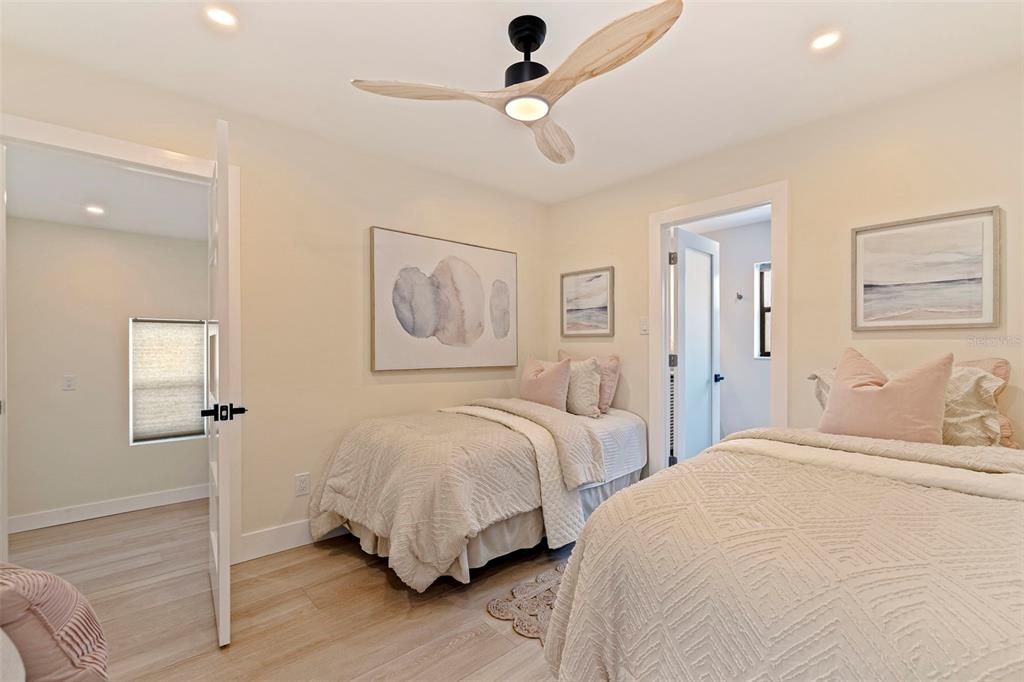 На продажу: $1,777,000 (4 спален, 4 ванн, 1986 Квадратных фут)