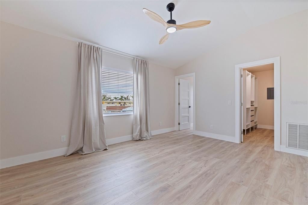 На продажу: $1,777,000 (4 спален, 4 ванн, 1986 Квадратных фут)