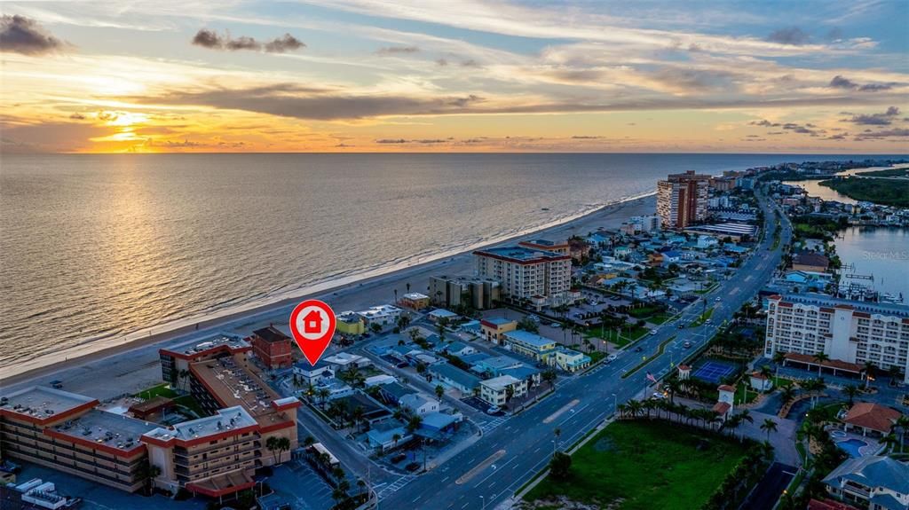 На продажу: $1,777,000 (4 спален, 4 ванн, 1986 Квадратных фут)