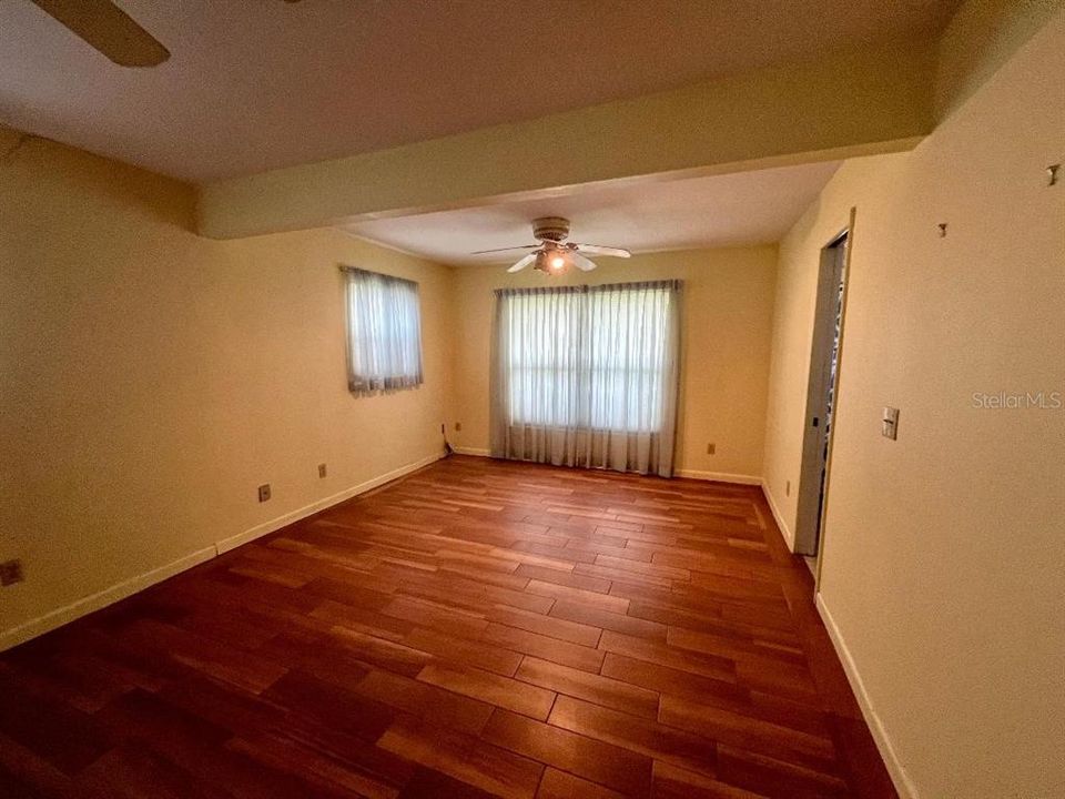 Active With Contract: $194,900 (3 beds, 2 baths, 1532 Square Feet)