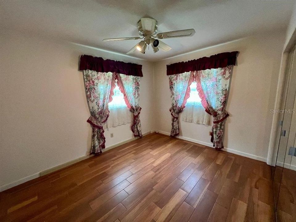 Active With Contract: $194,900 (3 beds, 2 baths, 1532 Square Feet)