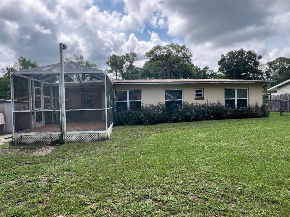 Active With Contract: $194,900 (3 beds, 2 baths, 1532 Square Feet)