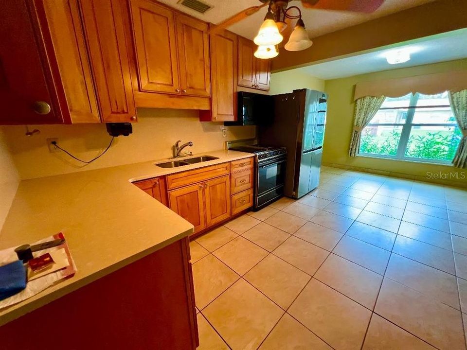 Active With Contract: $194,900 (3 beds, 2 baths, 1532 Square Feet)