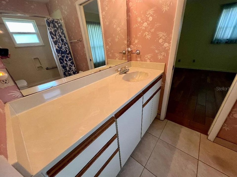 Active With Contract: $194,900 (3 beds, 2 baths, 1532 Square Feet)