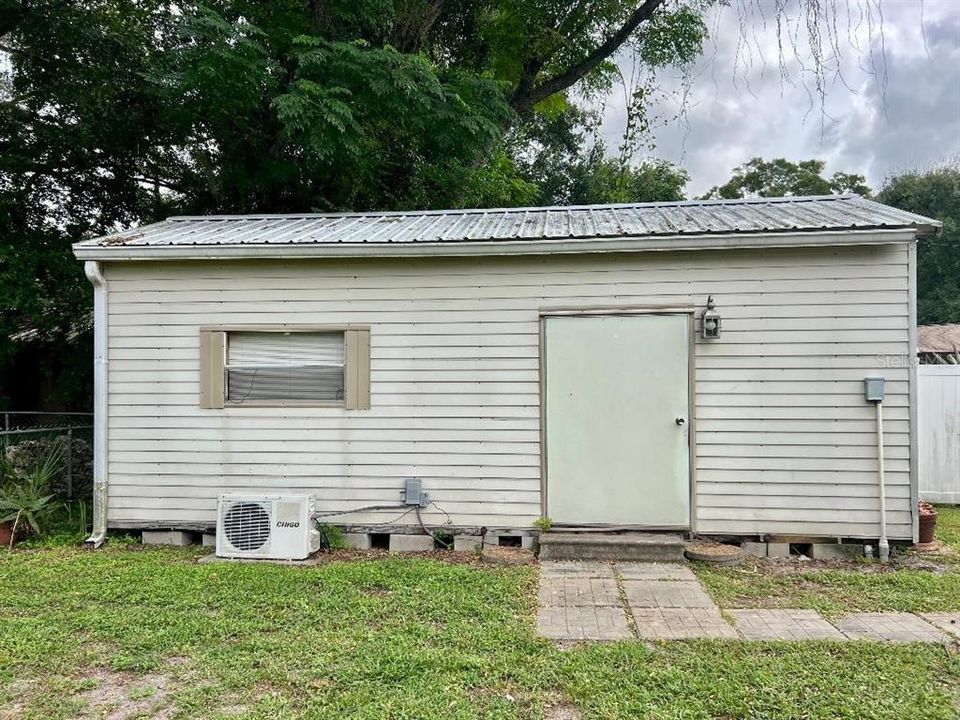 Active With Contract: $194,900 (3 beds, 2 baths, 1532 Square Feet)