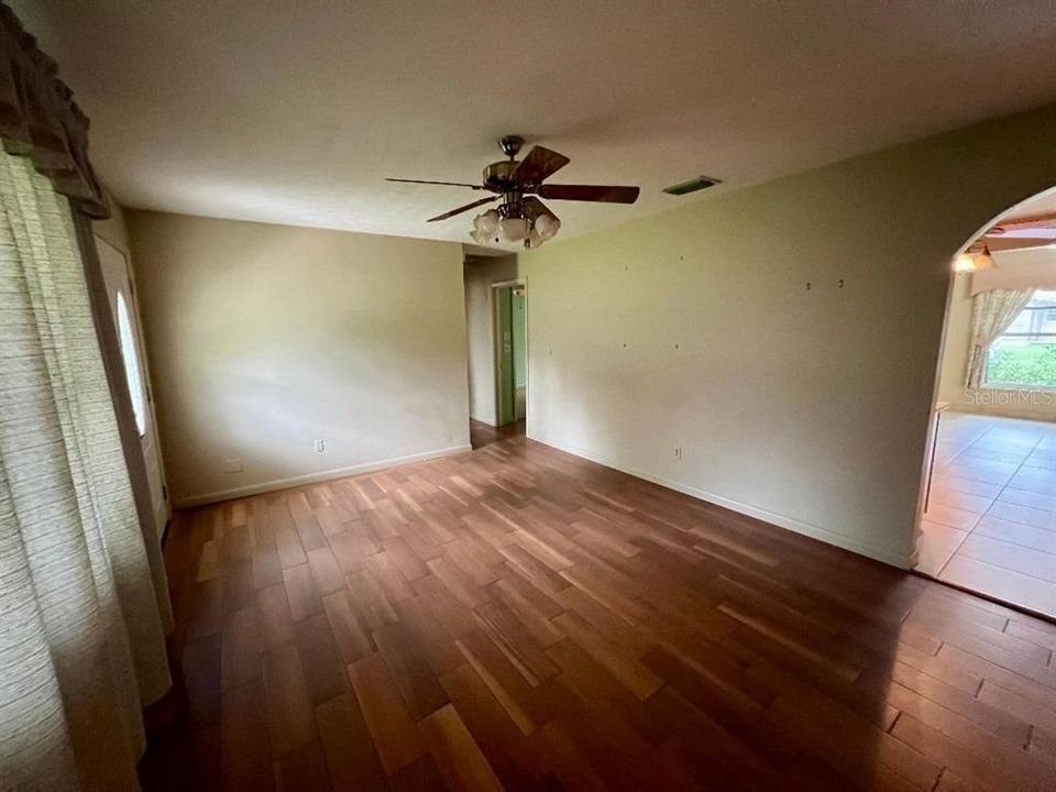 Active With Contract: $194,900 (3 beds, 2 baths, 1532 Square Feet)