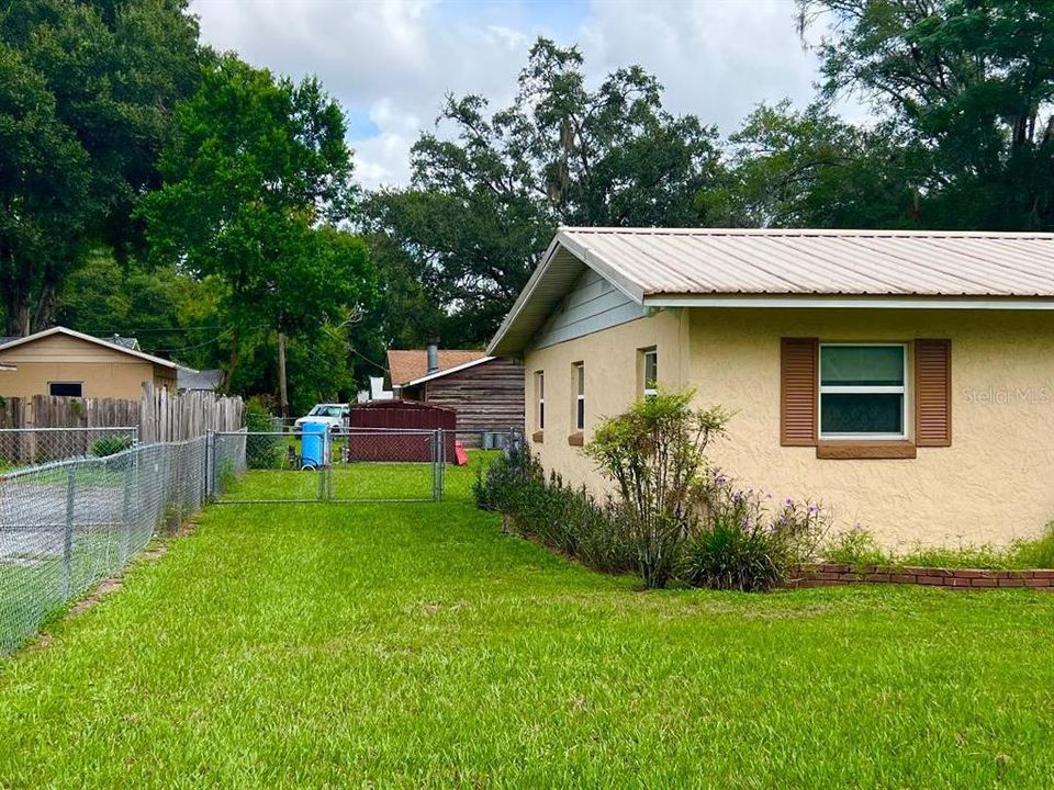 Active With Contract: $194,900 (3 beds, 2 baths, 1532 Square Feet)